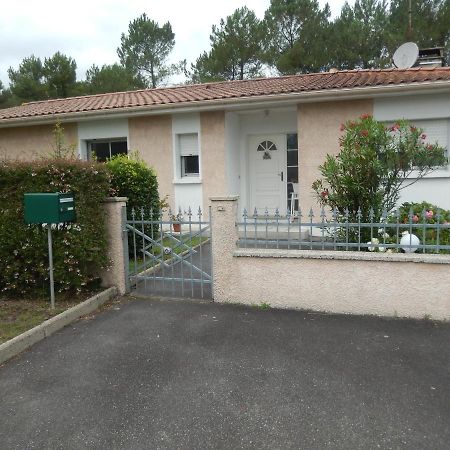 Villa De Guénifey Josse Exterior foto